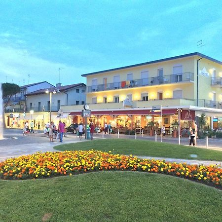 Hotel Stella D'Oro Лідо-ді-Єзоло Екстер'єр фото