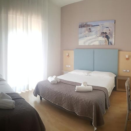 Hotel Stella D'Oro Лідо-ді-Єзоло Екстер'єр фото