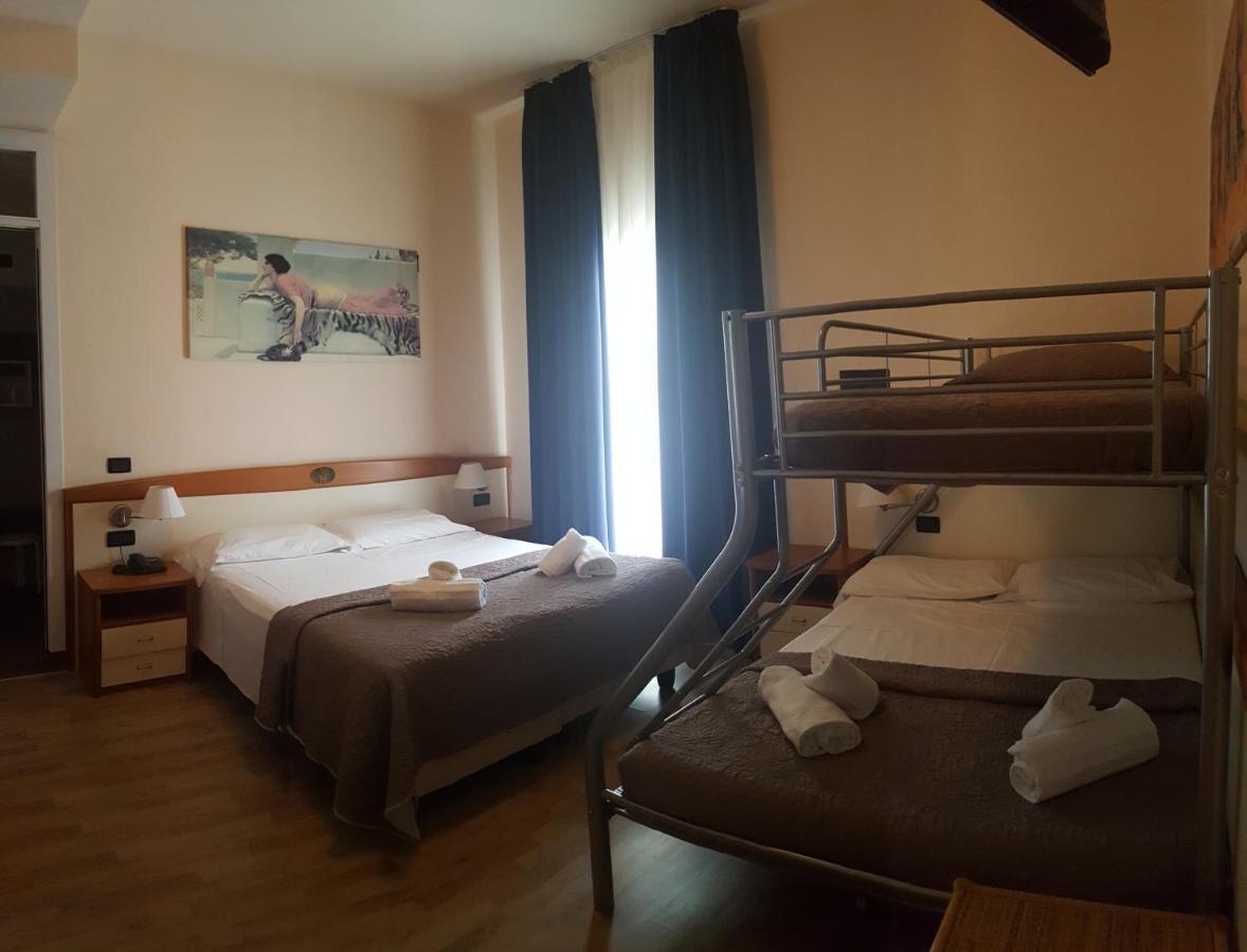 Hotel Stella D'Oro Лідо-ді-Єзоло Екстер'єр фото