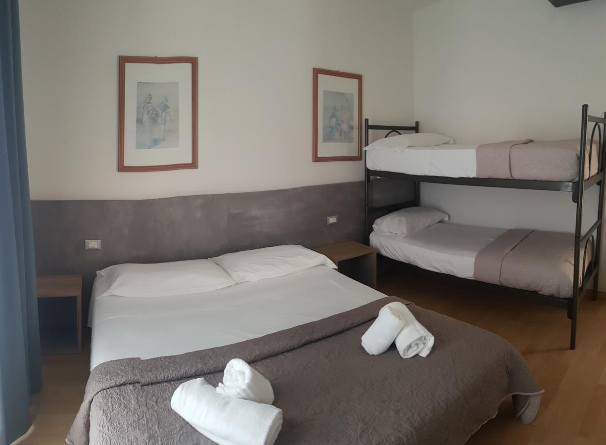 Hotel Stella D'Oro Лідо-ді-Єзоло Екстер'єр фото